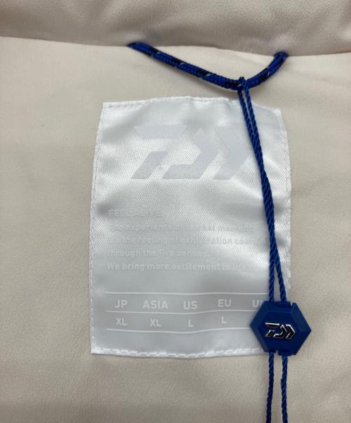 DAIWA（ダイワ）DAIWA (ダイワ) ダウンジャケット アイボリー サイズ:XL 未使用品の古着・服飾アイテム