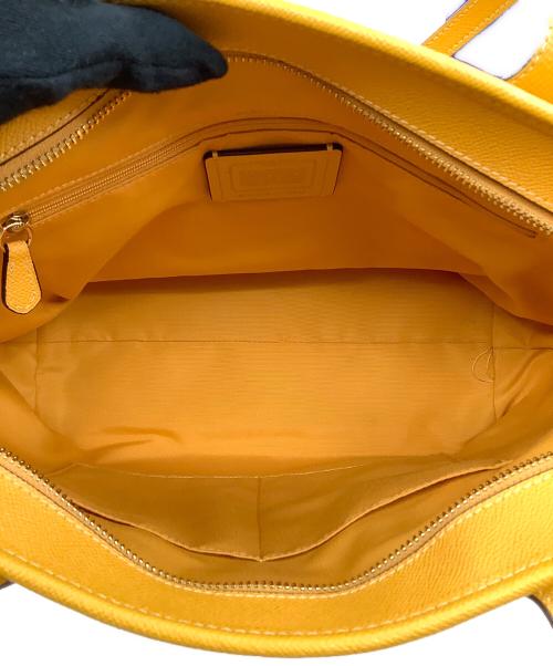 COACH（コーチ）COACH (コーチ) クロスグレーン レザー シティ ジップ トート イエローの古着・服飾アイテム