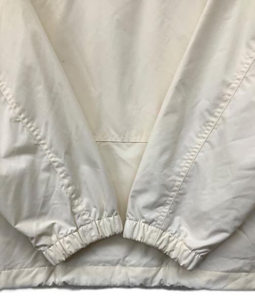 Carhartt WIP（カーハート ワーク イン プログレス）CARHARTT WIP (カーハート ワーク イン プログレス) ウインドブレーカープルオーバー アイボリー サイズ:Lの古着・服飾アイテム