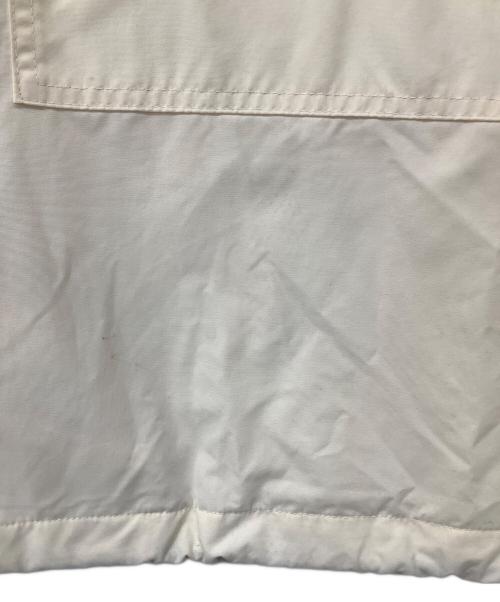 Carhartt WIP（カーハート ワーク イン プログレス）CARHARTT WIP (カーハート ワーク イン プログレス) ウインドブレーカープルオーバー アイボリー サイズ:Lの古着・服飾アイテム