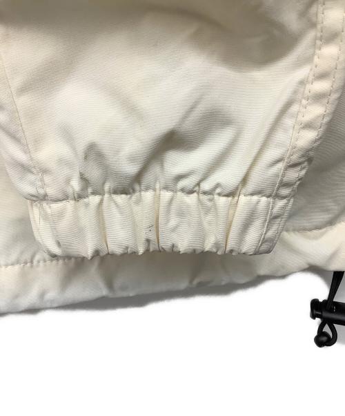 Carhartt WIP（カーハート ワーク イン プログレス）CARHARTT WIP (カーハート ワーク イン プログレス) ウインドブレーカープルオーバー アイボリー サイズ:Lの古着・服飾アイテム