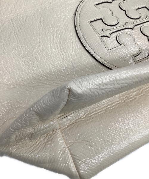 TORY BURCH（トリーバーチ）TORY BURCH (トリーバーチ) チェーントートバッグ アイボリーの古着・服飾アイテム