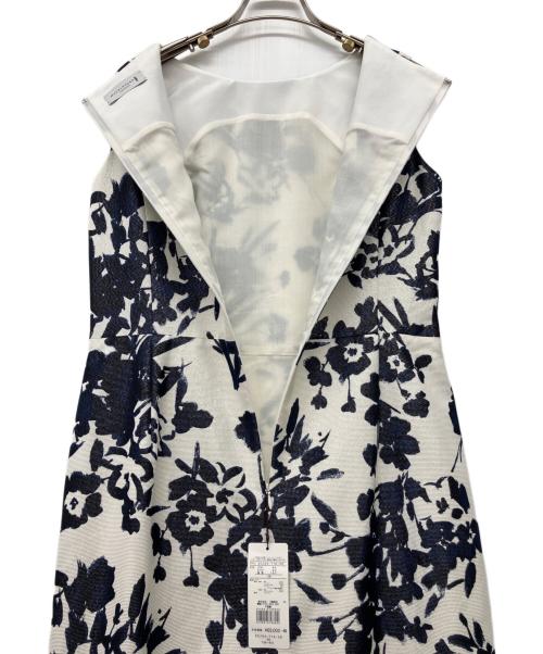 MACKINTOSH LONDON（マッキントッシュ ロンドン）MACKINTOSH LONDON (マッキントッシュ ロンドン) ノースリーブワンピース ホワイト×ネイビー サイズ:38 未使用品の古着・服飾アイテム