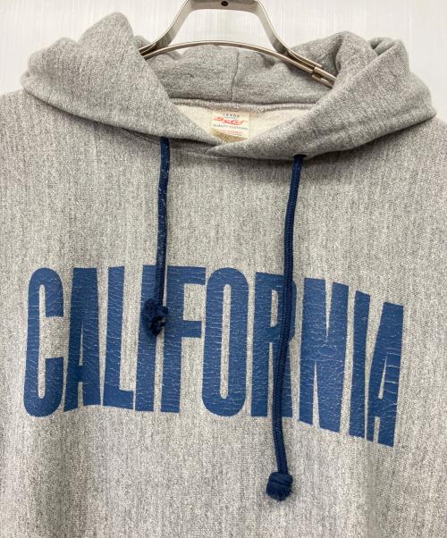 TRADE MARK GOLD（トレードマークゴールド）TRADE MARK GOLD (トレードマークゴールド) CALIFORNIAロゴ プルオーバーパーカー グレー サイズ:Mの古着・服飾アイテム