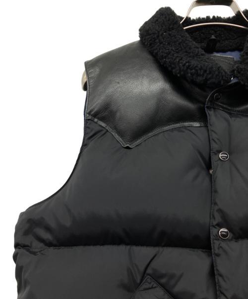 RockyMountainFeatherBed（ロッキーマウンテンフェザーベッド）RockyMountainFeatherBed (ロッキーマウンテンフェザーベッド) BEAMS (ビームス) 革切替ダウンベスト ブラック サイズ:38の古着・服飾アイテム