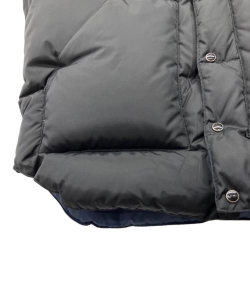 RockyMountainFeatherBed（ロッキーマウンテンフェザーベッド）RockyMountainFeatherBed (ロッキーマウンテンフェザーベッド) BEAMS (ビームス) 革切替ダウンベスト ブラック サイズ:38の古着・服飾アイテム