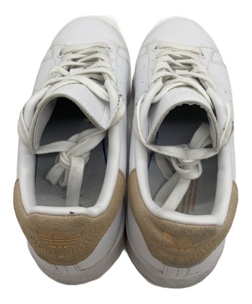 adidas（アディダス）adidas (アディダス) ローカットスニーカー ホワイト サイズ:23の古着・服飾アイテム