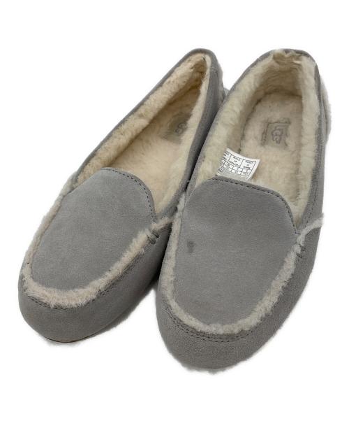UGG（アグ）UGG (アグ) モカシンシューズ ライトグレー サイズ:22cmの古着・服飾アイテム