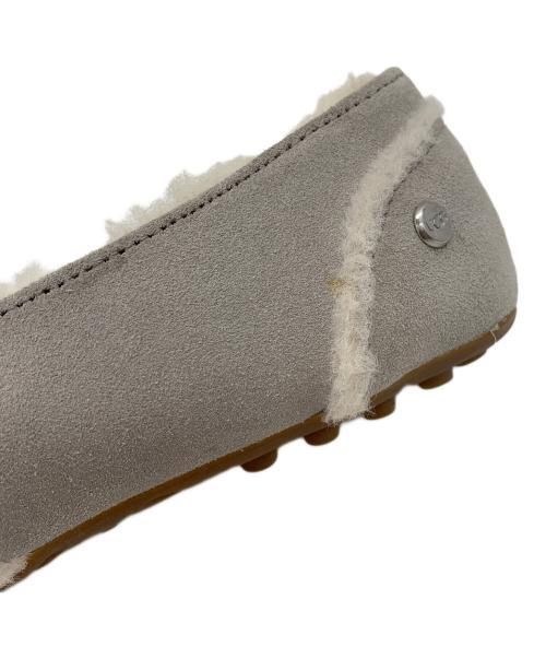 UGG（アグ）UGG (アグ) モカシンシューズ ライトグレー サイズ:22cmの古着・服飾アイテム