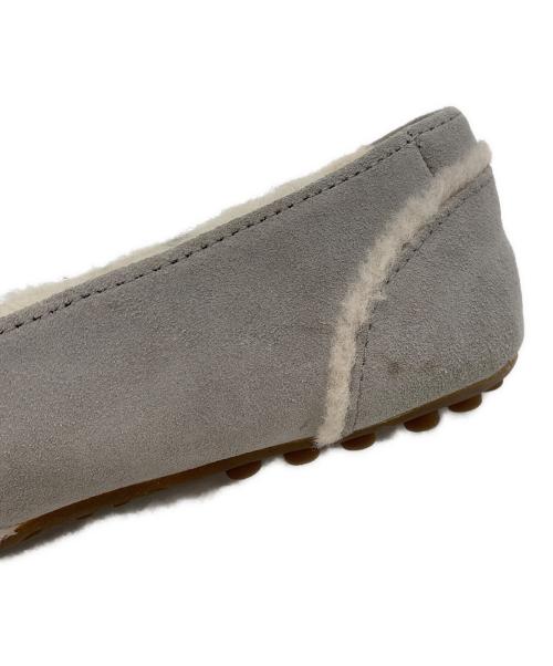 UGG（アグ）UGG (アグ) モカシンシューズ ライトグレー サイズ:22cmの古着・服飾アイテム