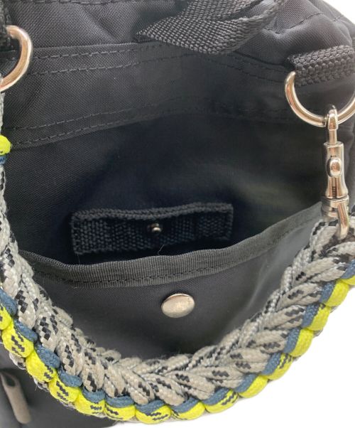 zattu（ザッツ）zattu (ザッツ) ハンドバッグ ブラックの古着・服飾アイテム