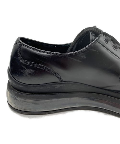 PRADA（プラダ）PRADA (プラダ) エアソールウィングチップシューズ ブラック サイズ:8の古着・服飾アイテム