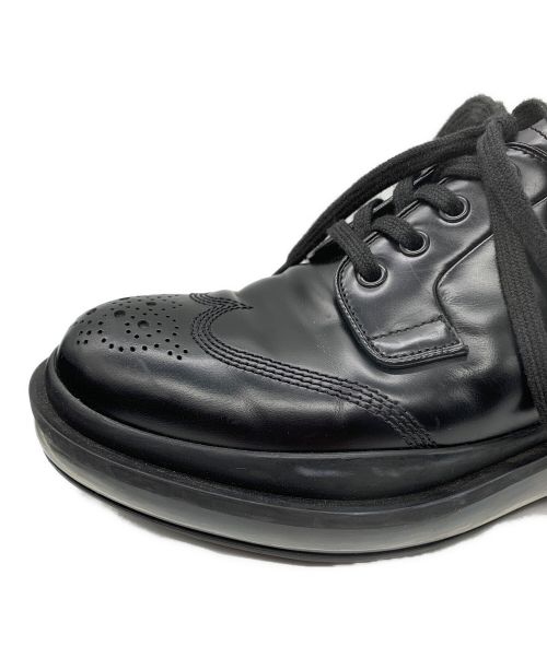 PRADA（プラダ）PRADA (プラダ) エアソールウィングチップシューズ ブラック サイズ:8の古着・服飾アイテム