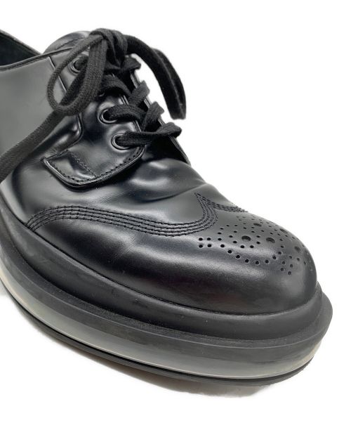 PRADA（プラダ）PRADA (プラダ) エアソールウィングチップシューズ ブラック サイズ:8の古着・服飾アイテム