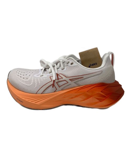 asics（アシックス）asics (アシックス) NOVABLAST ホワイト×オレンジ サイズ:27の古着・服飾アイテム