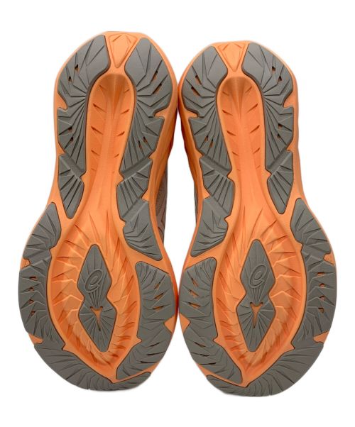 asics（アシックス）asics (アシックス) NOVABLAST ホワイト×オレンジ サイズ:27の古着・服飾アイテム