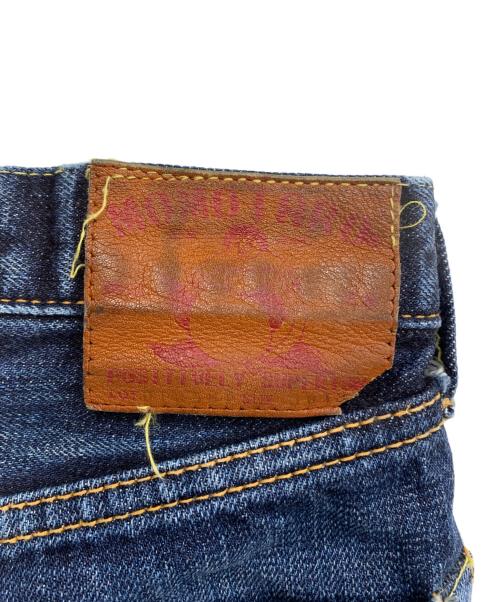 MOMOTARO JEANS（桃太郎ジーンズ）MOMOTARO JEANS (桃太郎ジーンズ) 出陣ナローテーパード デニムパンツ インディゴ サイズ:W30の古着・服飾アイテム