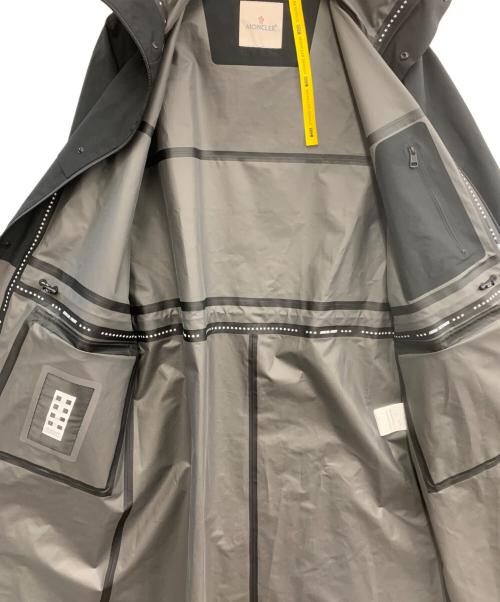 MONCLER（モンクレール）MONCLER (モンクレール) FRAGMENT DESIGN (フラグメントデザイン) NEMBUS ゴアテックスコート ブラック×グレー サイズ:1の古着・服飾アイテム