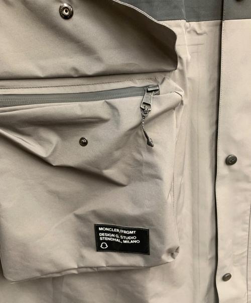 MONCLER（モンクレール）MONCLER (モンクレール) FRAGMENT DESIGN (フラグメントデザイン) NEMBUS ゴアテックスコート ブラック×グレー サイズ:1の古着・服飾アイテム