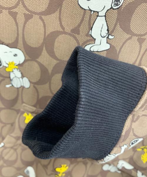 COACH（コーチ）COACH (コーチ) PEANUTS (ピーナッツ) プルオーバーパーカー ベージュ サイズ:Lの古着・服飾アイテム