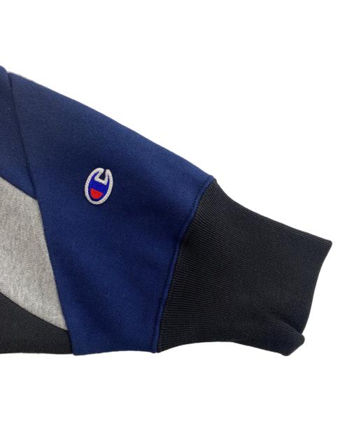 Champion（チャンピオン）Champion (チャンピオン) ANREALAGE (アンリアレイジ) クルーネックスウェット ブラック×ブルー サイズ:Mの古着・服飾アイテム
