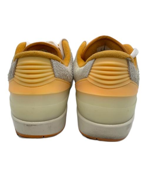 NIKE（ナイキ）NIKE (ナイキ) AIR JORDAN 2 RETRO LOW ホワイト×オレンジ サイズ:27の古着・服飾アイテム