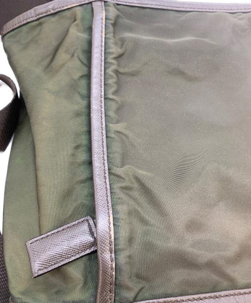 PRADA（プラダ）PRADA (プラダ) ショルダーバッグ オリーブの古着・服飾アイテム