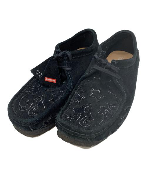 CLARKS ORIGINALS（クラークス オリジナルズ）CLARKS ORIGINALS (クラークス オリジナルズ) SUPREME (シュプリーム) ワラビーシューズ ブラック サイズ:26.5の古着・服飾アイテム