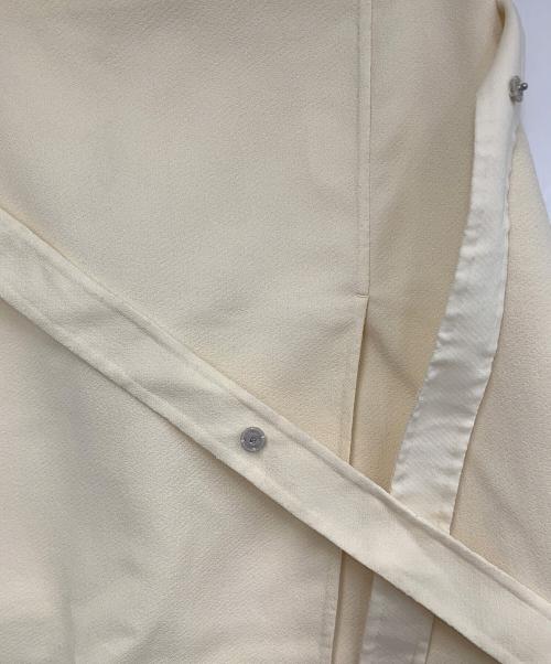 TOMORROW LAND（トゥモローランド）TOMORROW LAND (トゥモローランド) リサイクルスプリッタブル ベルテッドミディスカート アイボリー サイズ:36の古着・服飾アイテム