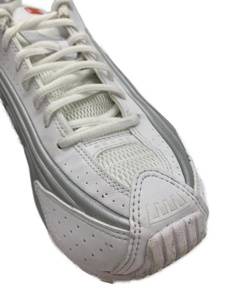 NIKE（ナイキ）NIKE (ナイキ) SHOX R4 ホワイト サイズ:25の古着・服飾アイテム
