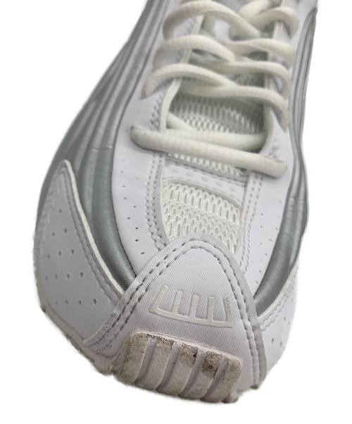 NIKE（ナイキ）NIKE (ナイキ) SHOX R4 ホワイト サイズ:25の古着・服飾アイテム