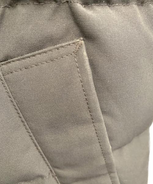 CANADA GOOSE（カナダグース）CANADA GOOSE (カナダグース) ダウンジャケット ネイビー サイズ:Mの古着・服飾アイテム