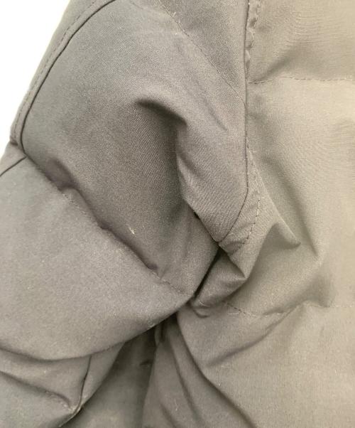 CANADA GOOSE（カナダグース）CANADA GOOSE (カナダグース) ダウンジャケット ネイビー サイズ:Mの古着・服飾アイテム