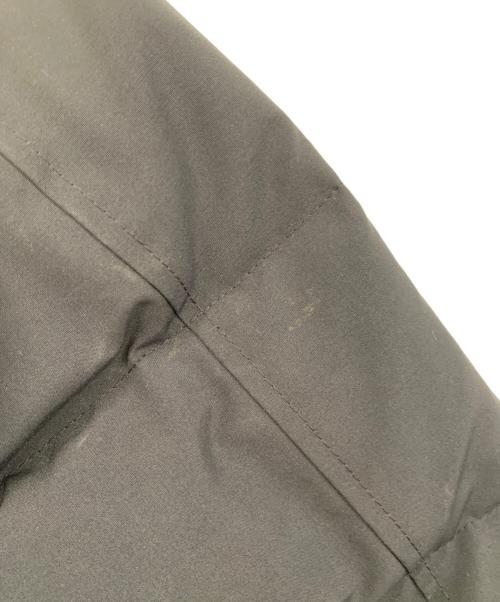 CANADA GOOSE（カナダグース）CANADA GOOSE (カナダグース) ダウンジャケット ネイビー サイズ:Mの古着・服飾アイテム