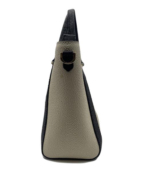 COLE HAAN（コールハーン）COLE HAAN (コールハーン) ハンドバッグ アイボリー×ブラックの古着・服飾アイテム