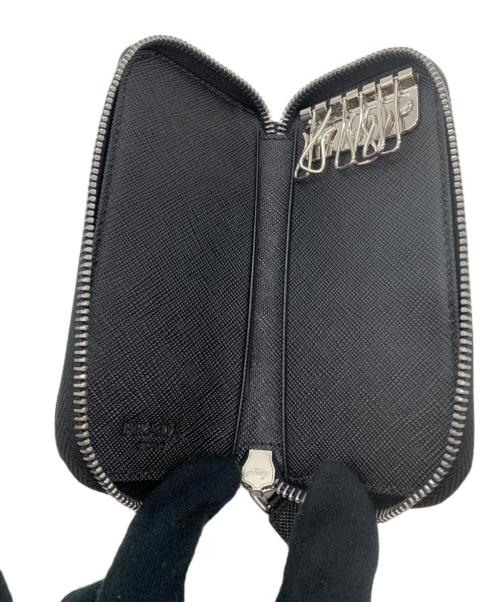 PRADA（プラダ）PRADA (プラダ) ラウンドファスナー6連キーケース ブラックの古着・服飾アイテム