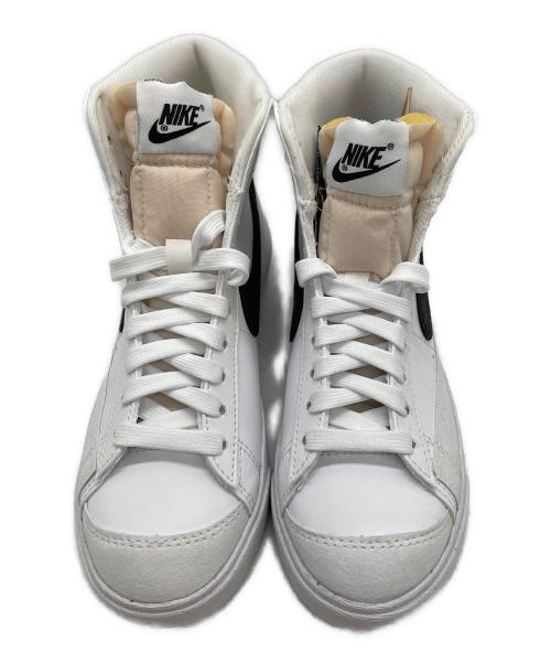 NIKE（ナイキ）NIKE (ナイキ) スニーカー ホワイト×ブラック サイズ:22の古着・服飾アイテム