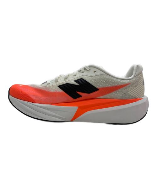 NEW BALANCE（ニューバランス）NEW BALANCE (ニューバランス) FuelCell Rebel v5 ホワイト×オレンジ サイズ:27 未使用品の古着・服飾アイテム