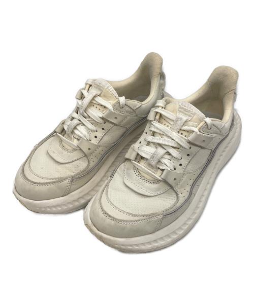 UGG（アグ）UGG (アグ) CA805 V2 ホワイト サイズ:23の古着・服飾アイテム