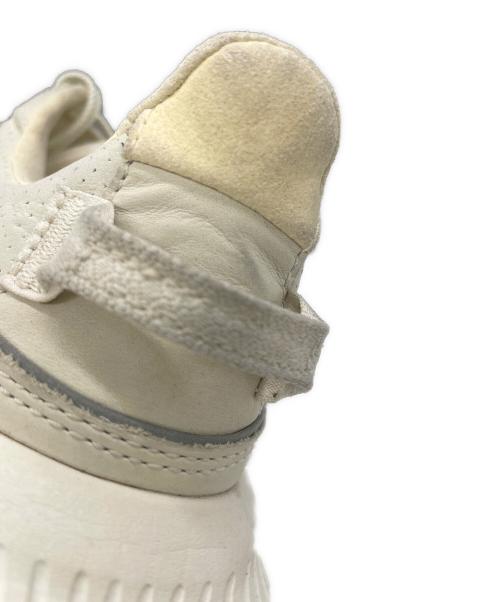 UGG（アグ）UGG (アグ) CA805 V2 ホワイト サイズ:23の古着・服飾アイテム