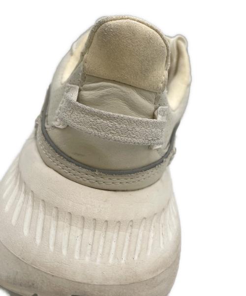 UGG（アグ）UGG (アグ) CA805 V2 ホワイト サイズ:23の古着・服飾アイテム