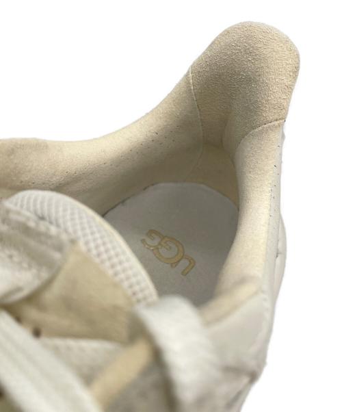 UGG（アグ）UGG (アグ) CA805 V2 ホワイト サイズ:23の古着・服飾アイテム