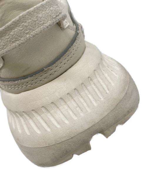 UGG（アグ）UGG (アグ) CA805 V2 ホワイト サイズ:23の古着・服飾アイテム