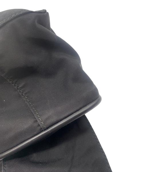 PRADA（プラダ）PRADA (プラダ) トライアングルナイロンボディバッグ ブラックの古着・服飾アイテム