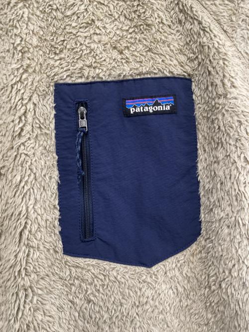 Patagonia（パタゴニア）Patagonia (パタゴニア) フリースジャケット ベージュ×ネイビー サイズ:Lの古着・服飾アイテム