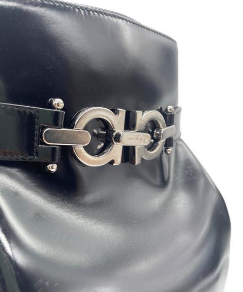Salvatore Ferragamo（サルヴァトーレ フェラガモ）Salvatore Ferragamo (サルヴァトーレ フェラガモ) ショルダーバッグ ブラックの古着・服飾アイテム