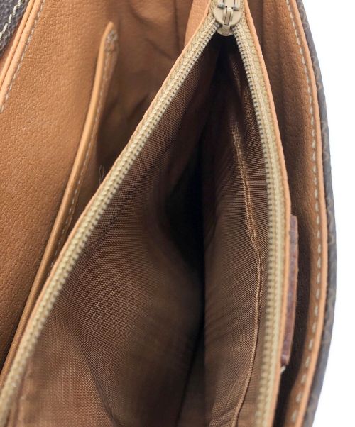 CELINE（セリーヌ）CELINE (セリーヌ) ショルダーバッグ ブラウンの古着・服飾アイテム