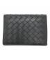 BOTTEGA VENETA（ボッテガベネタ）の古着「イントレチャート　レザーパスケース」｜ブラック