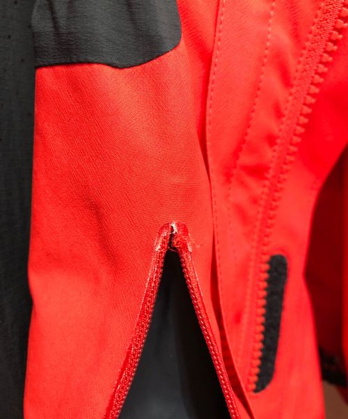 THE NORTH FACE（ザ ノース フェイス）THE NORTH FACE (ザ ノース フェイス) MOUNTAIN JACKET レッド×ブラック サイズ:Sの古着・服飾アイテム