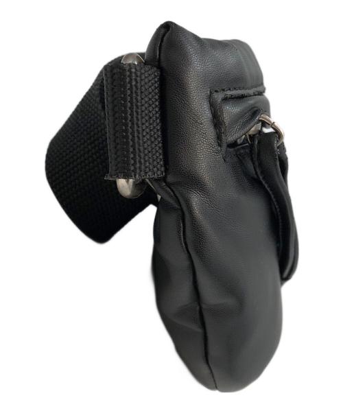 MM6 Maison Margiela（エムエムシックスメゾンマルジェラ）MM6 Maison Margiela (エムエムシックスメゾンマルジェラ) リバースロゴベルトバック　ショルダーバッグ ブラックの古着・服飾アイテム